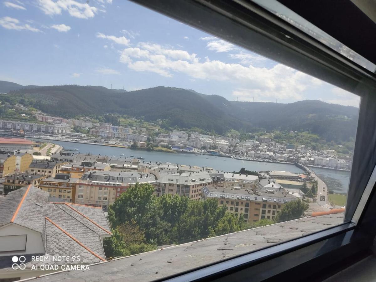 Atico Con Maravillosas Vistas Viveiro Bagian luar foto